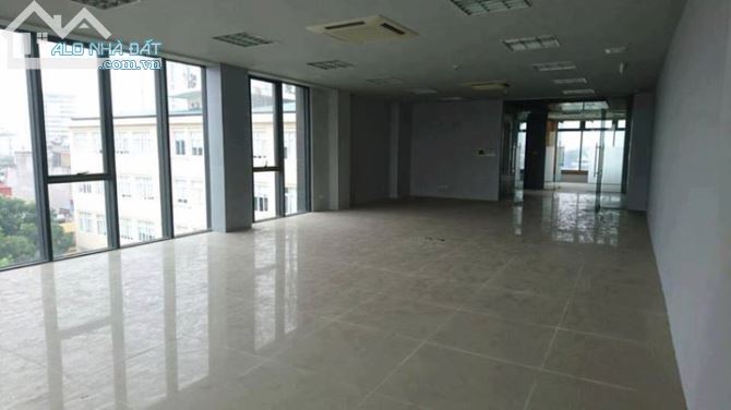 Cho thuê văn phòng 40-80-100m2 giá 9 triệu mặt phố Chùa Láng quận Đống Đa - 1