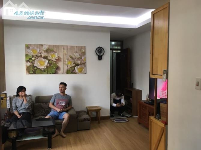 Cho thuê chung cư thang máy phố Nguyễn Đình Chiểu Vân Hồ DT 50m 2 ngủ đủ đồ - 1