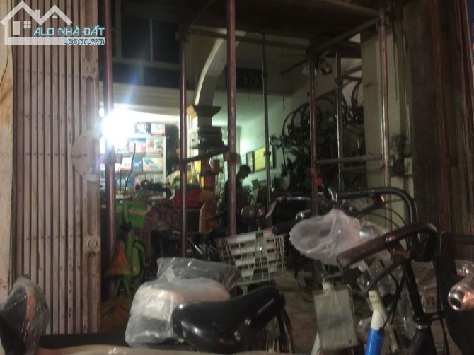CHO THUÊ NHÀ VÀ MẶT BẰNG ĐƯỜNG TRẦN HƯNG ĐẠO PHỐ CHUYÊN DOANH THỜI TRANG - 2
