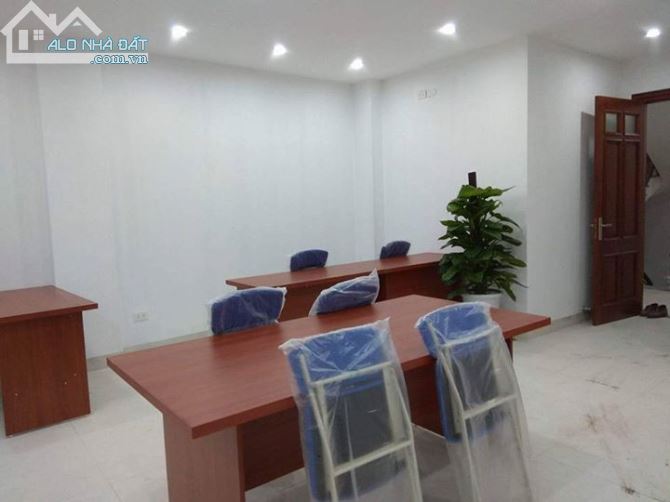 Cho thuê văn phòng 35m2 - 55m2 tòa nhà Up-Office số 2 Phùng Chí Kiên, gần Tràng An Complex - 2