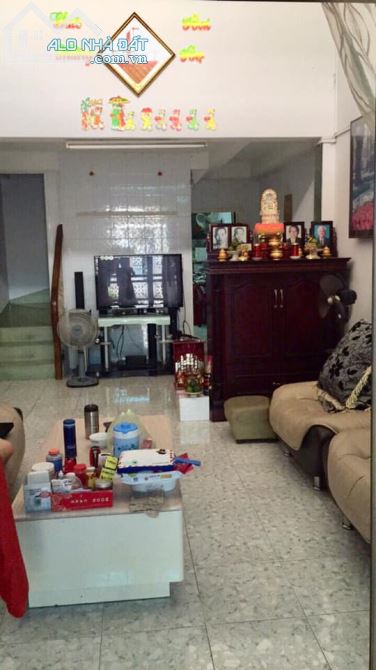 Nhà Tân Bình,Hẻm 8 m Lạc Long Quân, 3.6x19m 3Tầng,Giá 6 Tỷ 8.Liên Hệ :0981552449 - 4