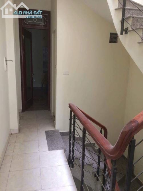 Bán nhà 40m2 ngõ 147 Tân Mai, 6 Phòng Ngủ, An Sinh Tốt, Cho Thuê Sinh Lời Cao, Giá 3,6 tỷ - 2