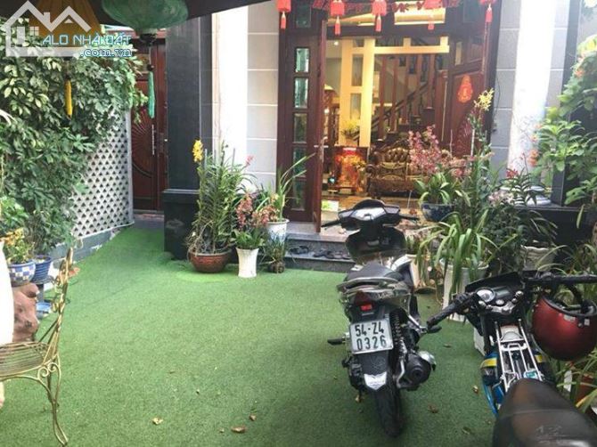 Bán Biệt thự tặng nội thất cao cấp trên 2tỷ  Phường 4, Phú Nhuận.0981552449
