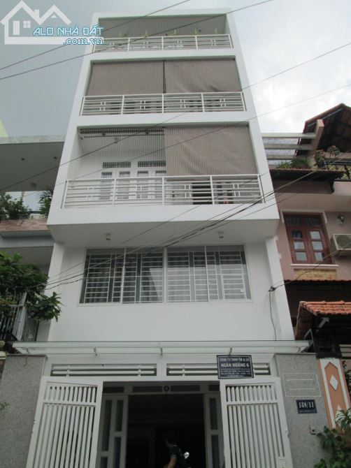 Bán biệt thự cao cấp MT đường Trần Quý Khoách, Q.1, 5.4x23m, 6 lầu, 34 tỷ