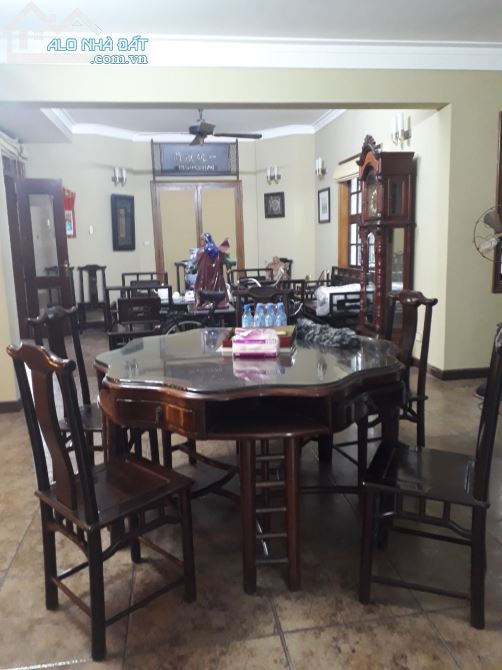 ĐẠI GIA BÁN BIỆT THỰ MẶT ĐƯỜNG ÂU CƠ 179m2, 4 tầng, MT 8m, giá 26,5 tỷ - 3