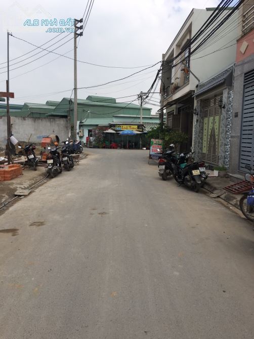 cần bán đất và NHÀ TRỌ gần chợ chiều, 4.5 x18m, sổ riêng, giá 890 triệu - 1