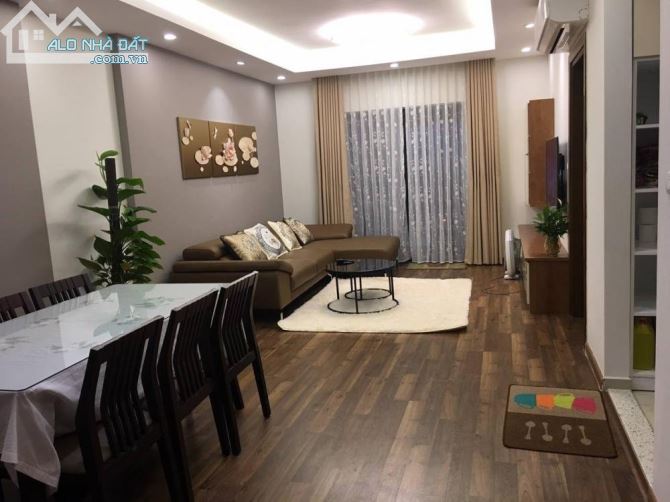 CHÍNH CHỦ CHO THUÊ GẤP CĂN HỘ GOLDENLAND, 145M2, 3 NGỦ, VÀO Ở ĐƯỢC NGAY