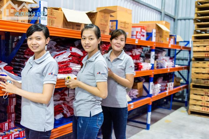 KHO Cho Thuê Chứa HÀNG SỈ LẺ Tổng Hợp TMĐT Mỹ Phẩm Có Diện Tích LỚN NHỎ Gần Trung Tâm HCM - 1