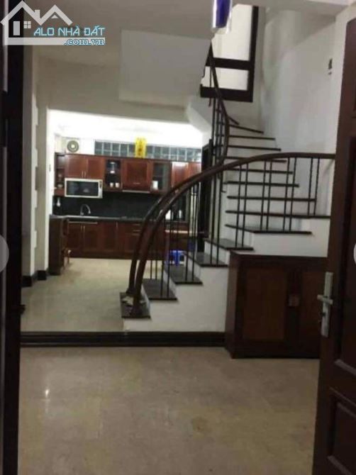 Bán gấp nhà phố Chùa Bộc Đống Đa 35m2 x4 tầng cổng Học Viện NH giá 3,9 tỷ