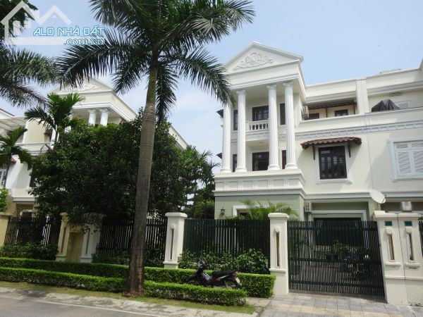 Cần bán gấp biệt thự 25 Tú Xương, Quận 3, dt: 15x35m nở hậu 19m 1 lầu, giá 180 tỷ