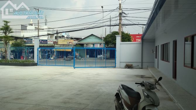 Cho thuê gấp kho xưởng MT Lê Văn Khương, diện tích 4.000m2, giá tốt - 2
