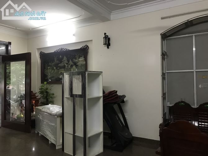 Cho thuê nhà 11 phòng đầy đủ nội thất giá hạt rẻ tại trung tâm thành phố Bắc Ninh