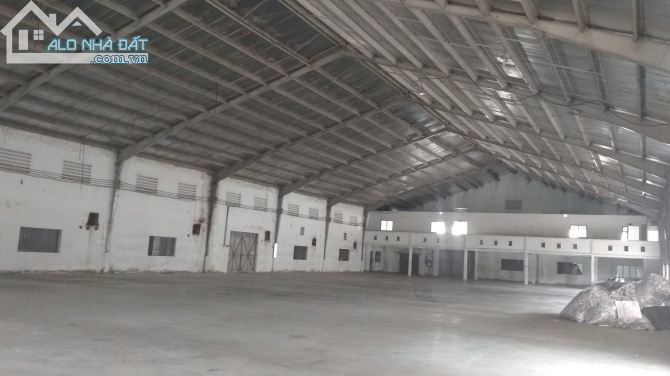 Cho thuê kho xưởng 2 MT Quốc Lộ 22, gần cầu An Hạ, Hóc Môn, 3.600m2 - 5