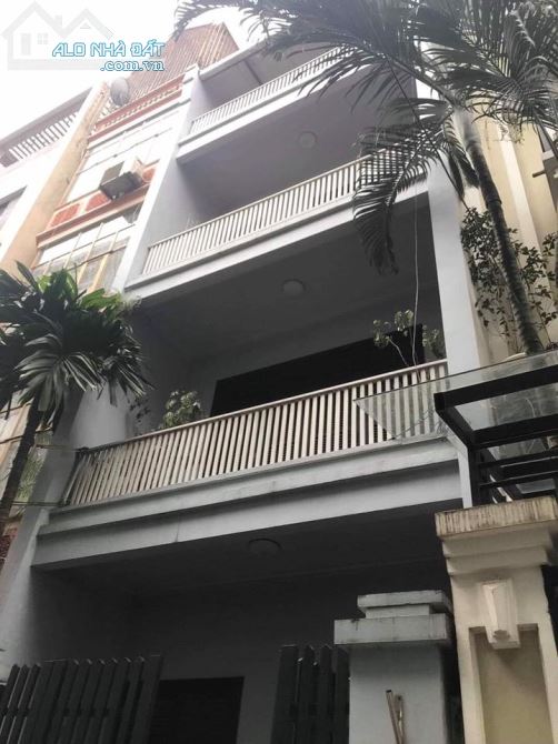 Cần bán gấp nhà 4 tầng phố Nguyễn Phúc Lai, Dt 34m2 Mt 4m giá chỉ 3,9 tỷ