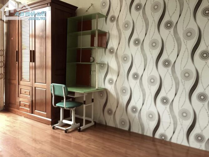 MẶT NGÕ THÔNG  . Giáp nhất 22m2 , 950 tr TX