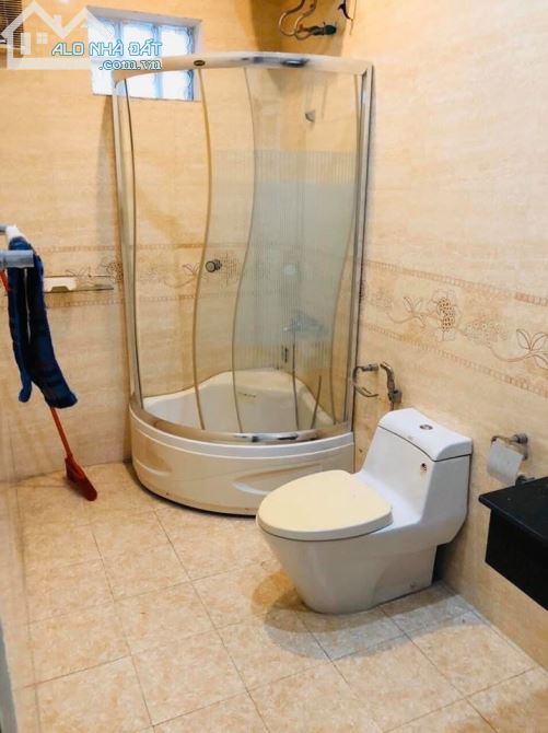 Chủ cần bán gấp nhà Nguyễn Văn Cừ, DT 70m2 * 4 tầng. Giá 4,95 tỷ - 5