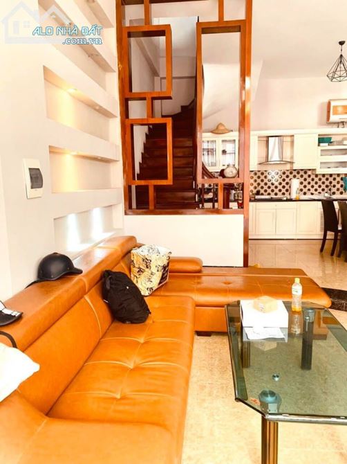 Vị trí đẹp, Tuyến phố vàng Bán nhà MP Hàng Gai DT 359m x 4 tầng MT 11.5m Giá 359 tỷ - 2