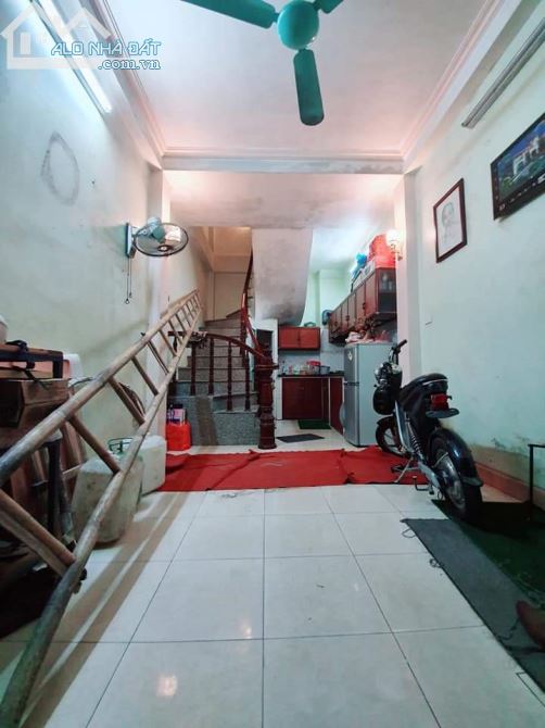 Nhà đẹp ở ngay, 5T, MT 3.3 m, DT 24m2, giá 2,35 tỷ
