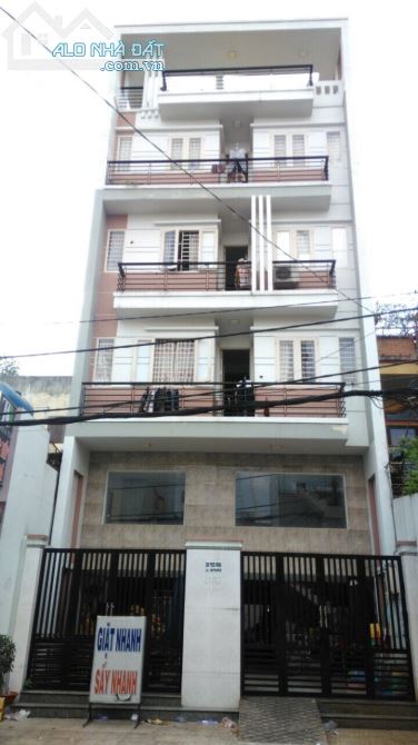 Nhà trọ 3 lầu (có 46 phòng cho thuê) đường Tân Hương. Diện tích: 8x25m, giá rẻ 22 tỷ.