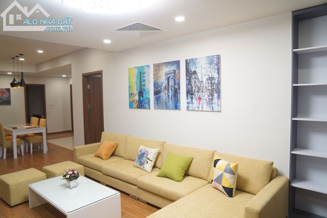 Cho thuê căn hộ cao cấp The Emerald - CT8 Đình Thôn, Mỹ Đình, 2-4 ngủ, giá từ 13 tr