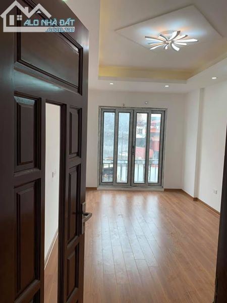 Bán nhà siêu đẹp, mới xây, nhìn ngất ngây phố Đào Tấn. Dt 38m,5 tầng, giá 3.7 tỷ. - 4