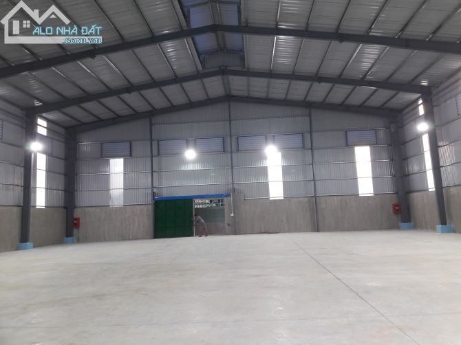 cho thuê kho xưởng mới xây dựng diện tích 1800m2 giá 53tr/tháng đường Tô Ngọc Vân Q.12