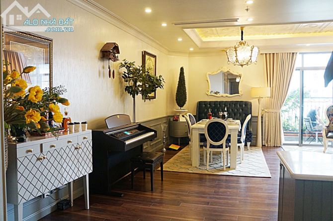 Cho thuê CHCC 5* tại D