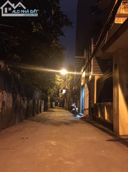 Bán nhà phố Giáp Bát, DT 77m2 * 3 tầng. Giá 5,3 tỷ - 3