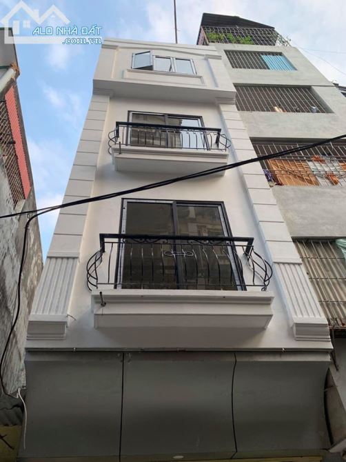 Bán nhà Bùi Xương Trạch, Dt 35m2 x5 tầng Mt 4m Giá 4,8 tỷ