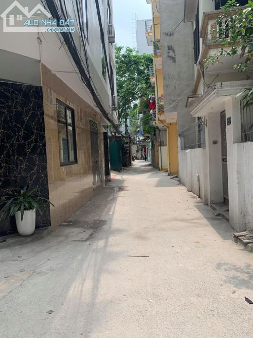 Bán nhà phố Tôn Thất Tùng Đối diện trường ĐH Y Hà Nội 5 tầng 4 phòng ngủ giá 3,6 tỷ - 1