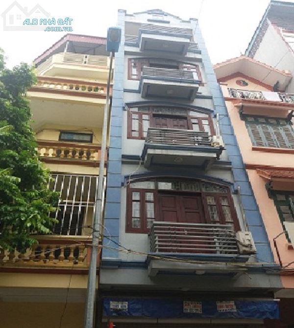 Cho thuê nhà ngõ 106 đường Hoàng Quốc Việt, Dt 70m2 x 5 tầng ngõ rộng 8m ô tô đi lại