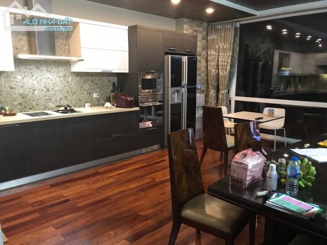 Bán nhà phố Nguyên Hồng Quận Đống Đa 65m2 Ô tô đỗ cửa, giá 9,6 tỷ, - 1