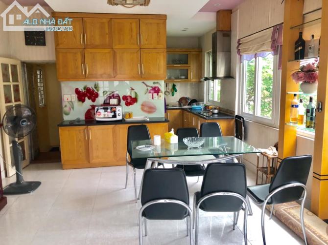 Bán nhà mặt hồ Trúc Bạch 40m2, 5 tầng, 6m mặt tiền. 14 tỷ - 2