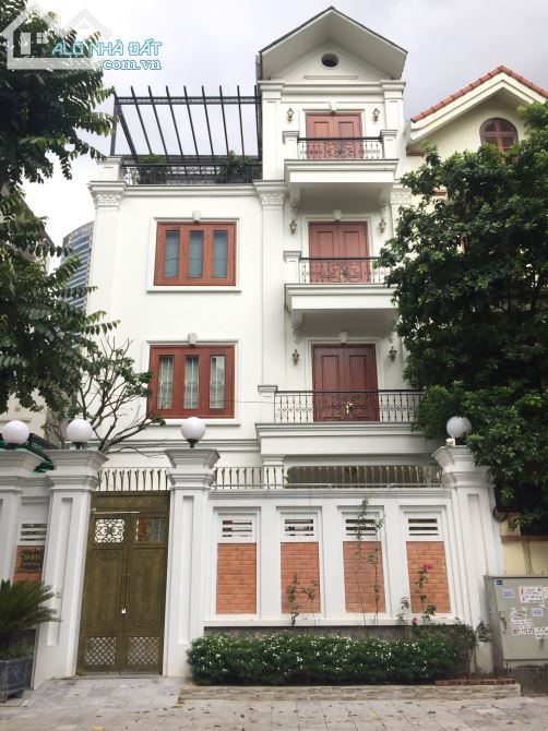 Cho thuê nhà Nguyễn Khánh Toàn - Cầu Giấy - Hà Nội. Diện tích 85m2, 5 tầng, mặt tiền 5m.