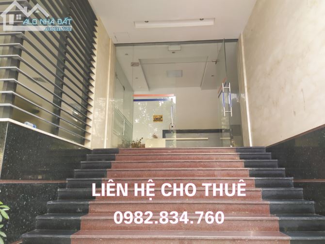 Cho thuê văn phòng chuyên nghiệp giá rất rẻ, nhà đẹp tại Duy Tân,dt: 135m2 giá 200k/m2/th