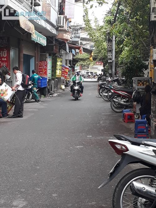 Bán gấp nhà đối diện cổng trường ĐH Y Tôn Thất Tùng, 4 tầng. Giá 3,7tỷ, Lh 0913895929 - 1