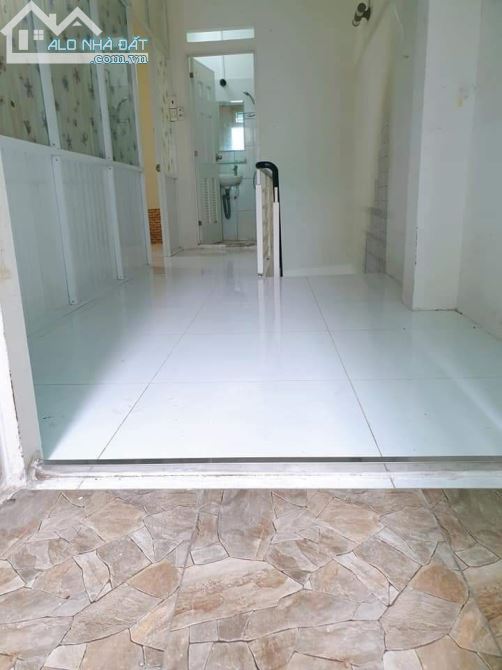 Duy nhất căn nhà bán gấp CMT8 Quận 10, 45m2 giá chỉ 3.8 tỉ - 3