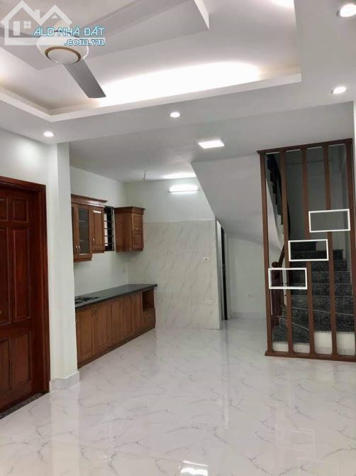 Cần bán nhà phố Lĩnh Nam ô-tô đỗ cửa 5 tầng 35m2 giá 7.8 tỷ - 1