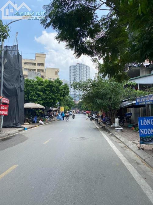 MẶT PHỐ MAI ĐỘNG, HOÀNG MAI. ĐOẠN RỘNG ĐẸP NHẤT TUYẾN PHỐ. DT 90M2, MT 8M. GIÁ 12.6 TỶ