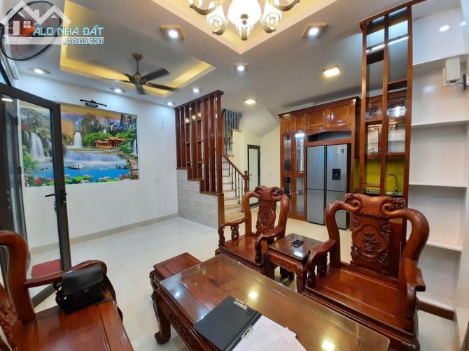 Bán nhà 5 tầng phố Trần Hữu Tước, cạnh Hồ Đắc Di, 45m2, mặt tiền 4m, giá 4,5 tỷ - 1