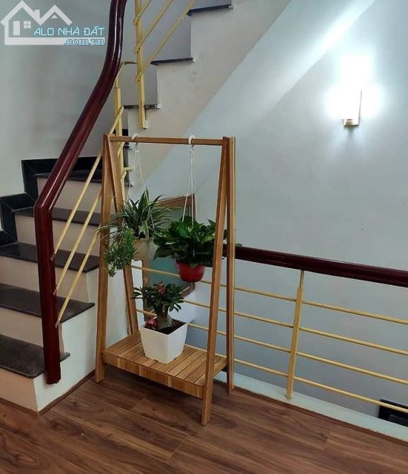 Bán nhà phố Thái Thịnh Dt 45m2, 5 tầng lô góc, MT 4,2m, nở hậu giá 4,5 tỷ