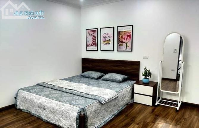 Bán nhà phố Thái Thịnh Dt 45m2, 5 tầng lô góc, MT 4,2m, nở hậu giá 4,5 tỷ - 4