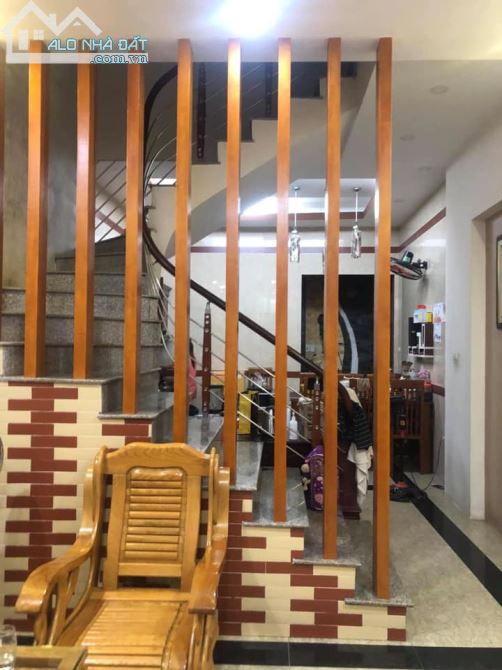 Bán nhà phố Phương Mai, diện tích 45m2 x4 tầng, Ô tô đỗ cửa, giá 5,8 tỷ - 1