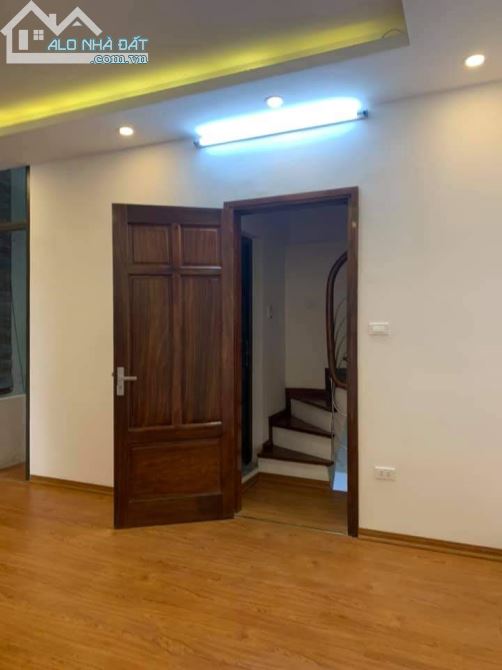 Bán nhà ở Phố Kim mã,  Ba đình 30m2, đc xây 5 tầng, giá chỉ 2,9 tỷ. - 2