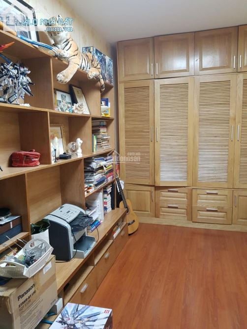 Bán nhà phân lô Hoàng Cầu - mặt tiền khủng - kinh doanh đỉnh. - 3