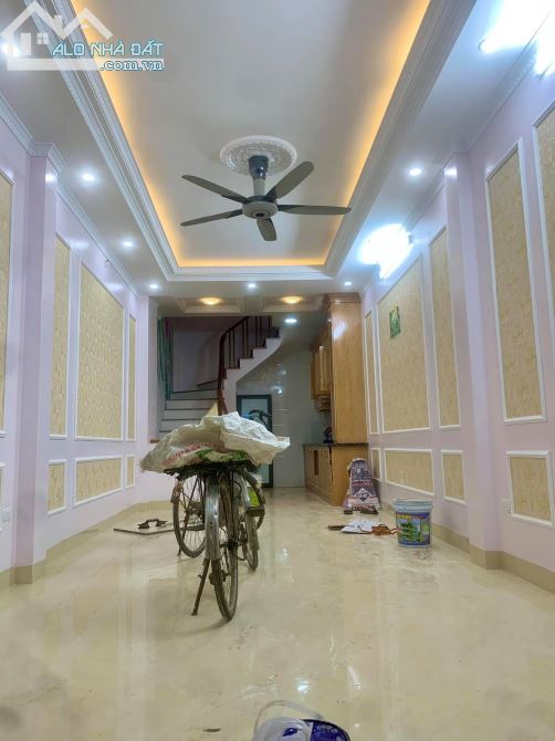 Nhà đẹp, Lê Thanh Nghị, Hai Bà Trưng Hà Nội 40m2x5 tầng chỉ 5.2 tỷ.