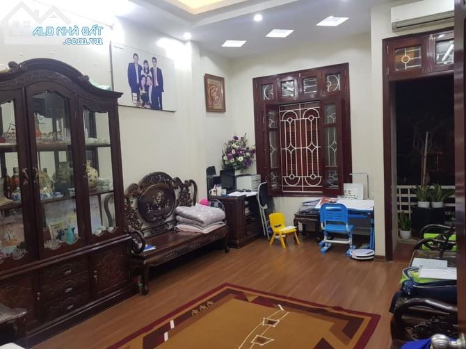 Cần bán gấp nhà 4 tầng Ô tô đỗ cửa phố Phạm Ngọc Thạch 50m2 Mt 4m giá 8 tỷ 100tr - 3