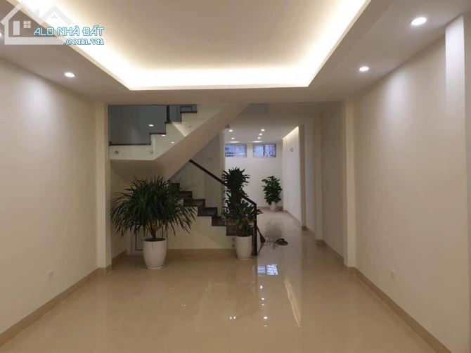 Bán nhà mặt phố Vũ Thạnh, gần Giảng Võ, 40m x5 tầng Mt 4,5m. giá 9 yut 500tr - 2