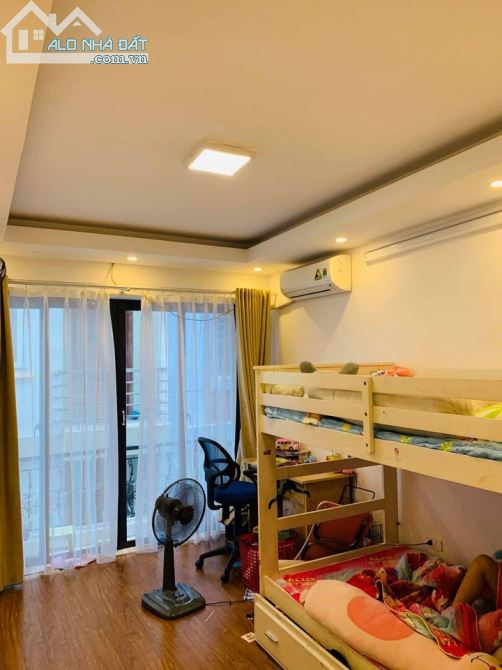 Nhà đẹp, phố Lê Thanh Nghị, gần BV Bạch Mai, 48m, x4 tầng, Mt 4,6m, giá 5 tỷ 600 - 5