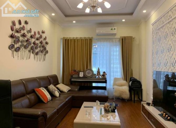 Bán Gấp nhà Đường Giải Phóng, Gần Bx Giáp Bát 45m x5 tầng Ô tô đỗ cửa, giá 5.2 tỷ - 2